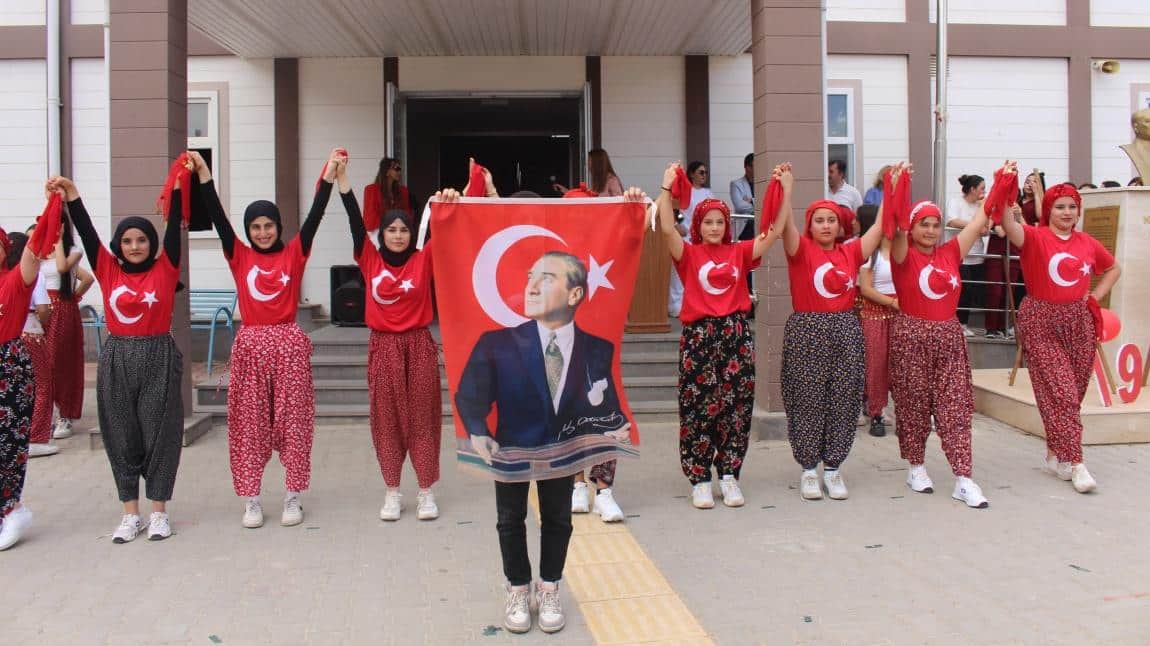 Okulumuzda 19 Mayıs Atatürk'ü Anma Gençlik ve Spor Bayramı Coşkuyla Kutlandı